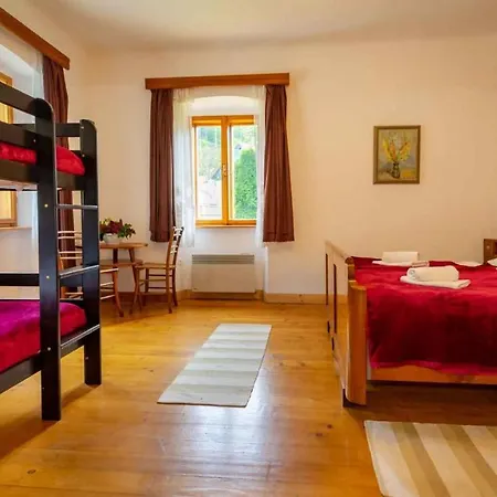 Holiday In 31225 Nyaraló Brod na Kupi